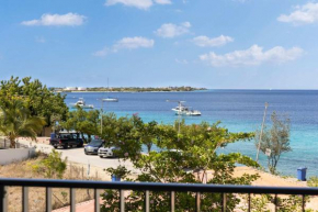 Bonaire Beach Apartment 11 with communal pool and diving facilities